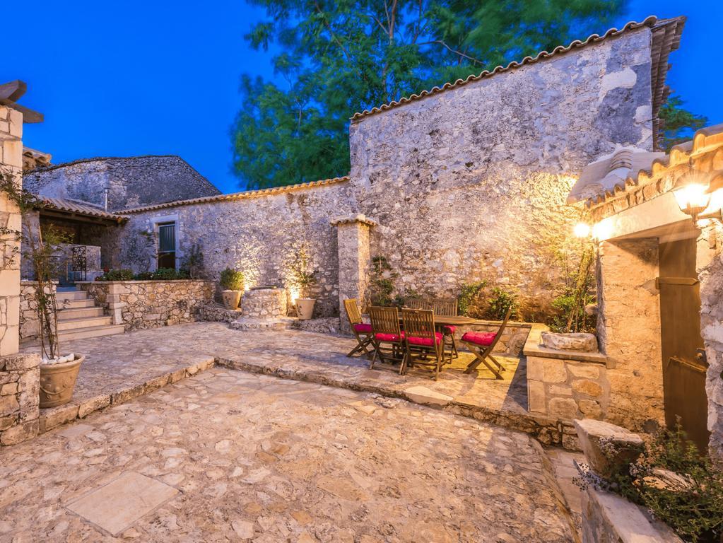 Villa Callisto Yírion Esterno foto