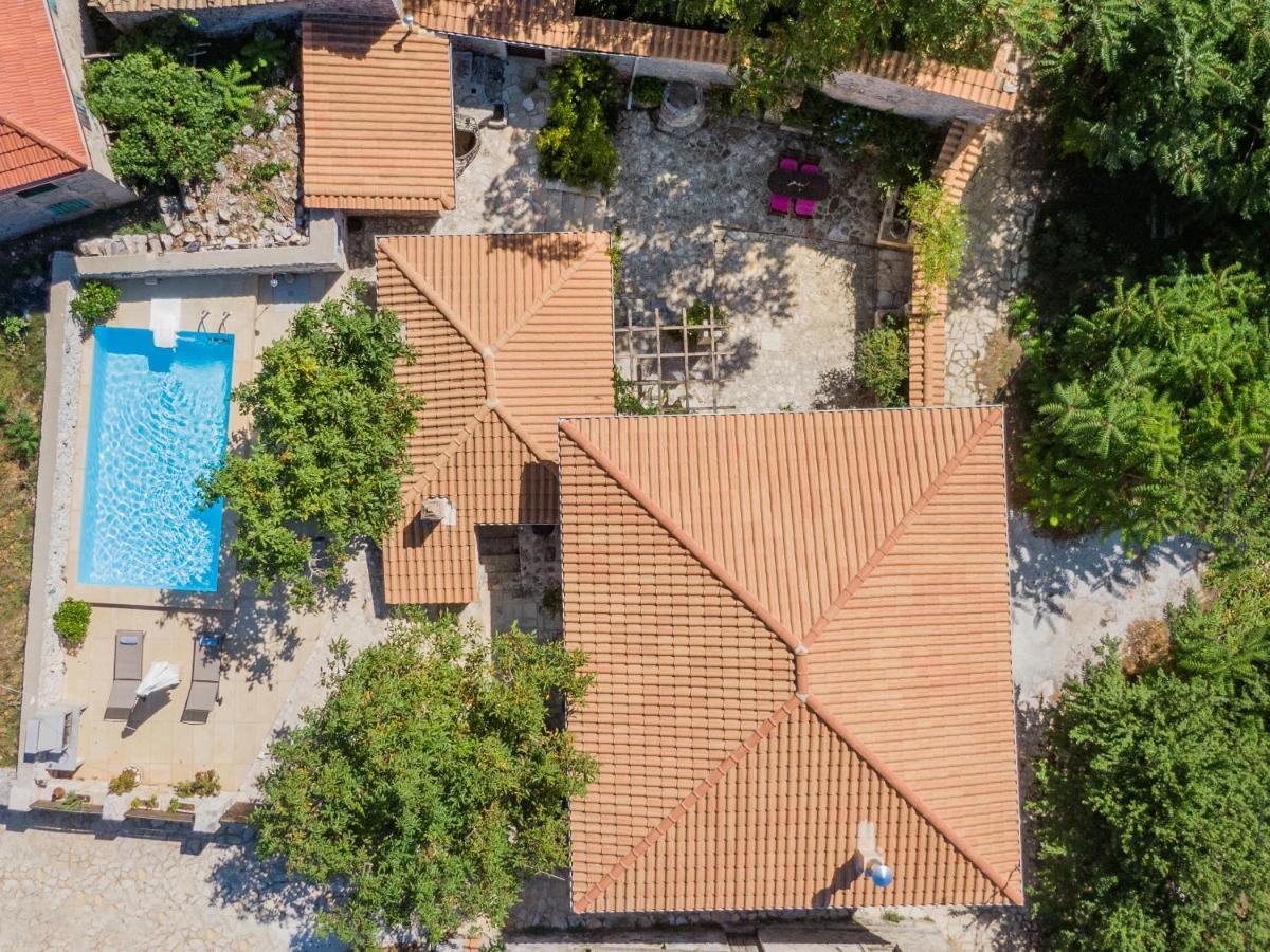 Villa Callisto Yírion Esterno foto